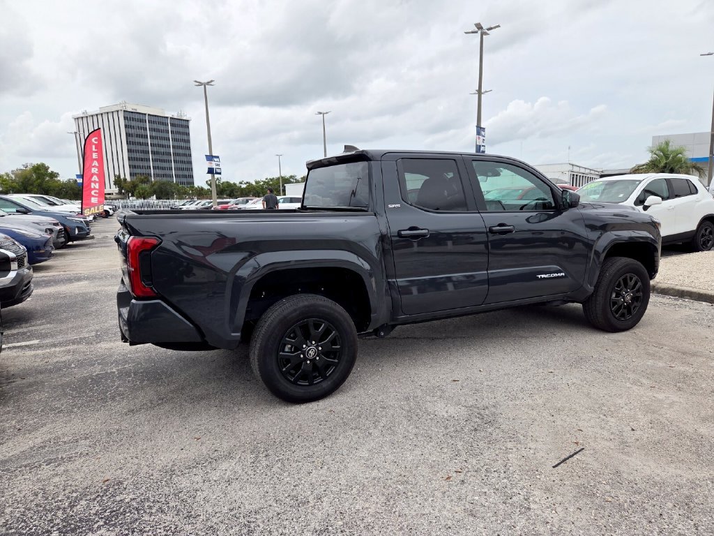 Used 2025 Toyota Tacoma SR5 AWD/4WD image 14