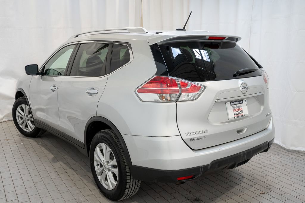 Used 2016 Nissan Rogue SV image 4