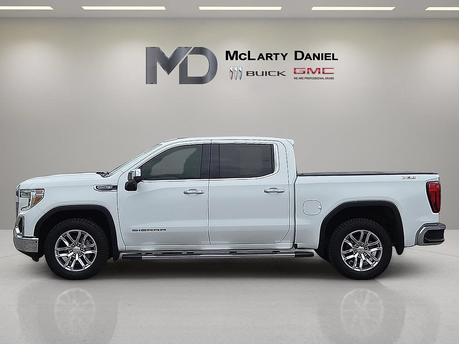 Certified 2021 GMC Sierra 1500 SLT w/ SLT Premium Package AWD/4WD image 2