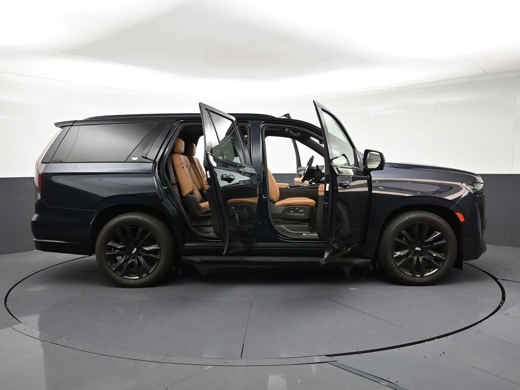 Used 2021 Cadillac Escalade Sport w/ Driver Assist Tech Package AWD/4WD image 33