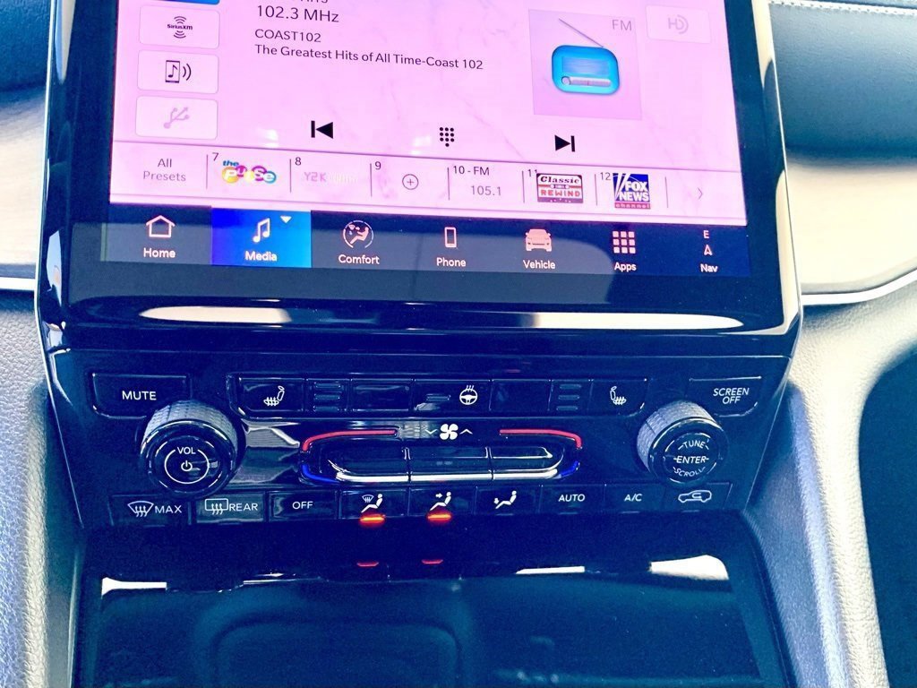 Used 2025 Jeep Grand Cherokee Limited image 40