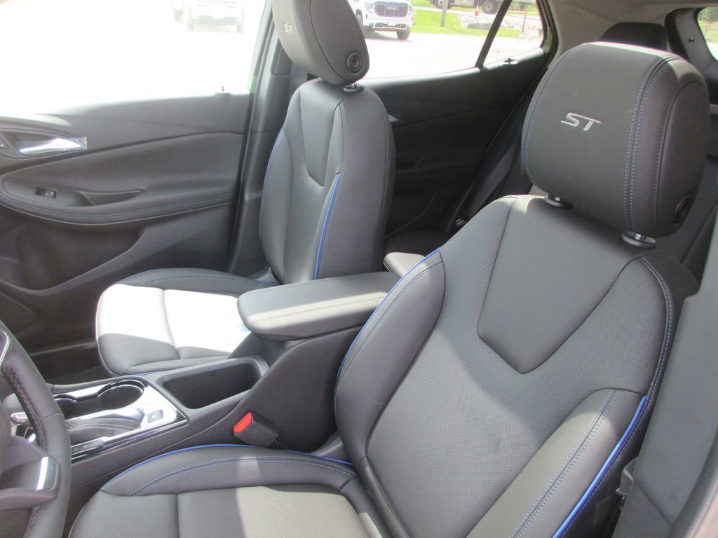 New 2026 Buick Encore GX Sport Touring FWD image 11