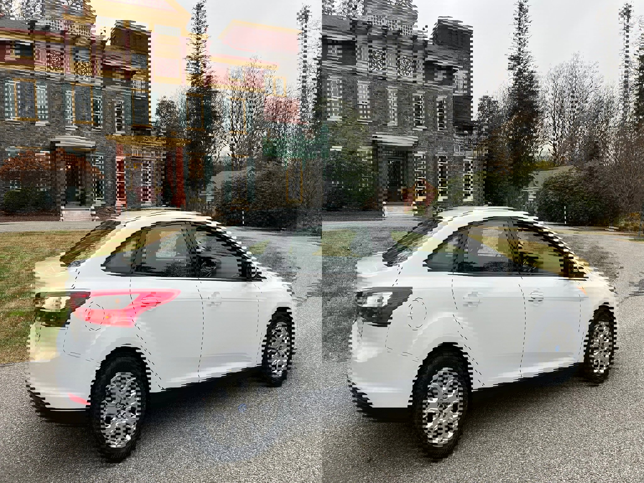 Used 2012 Ford Focus SE image 11