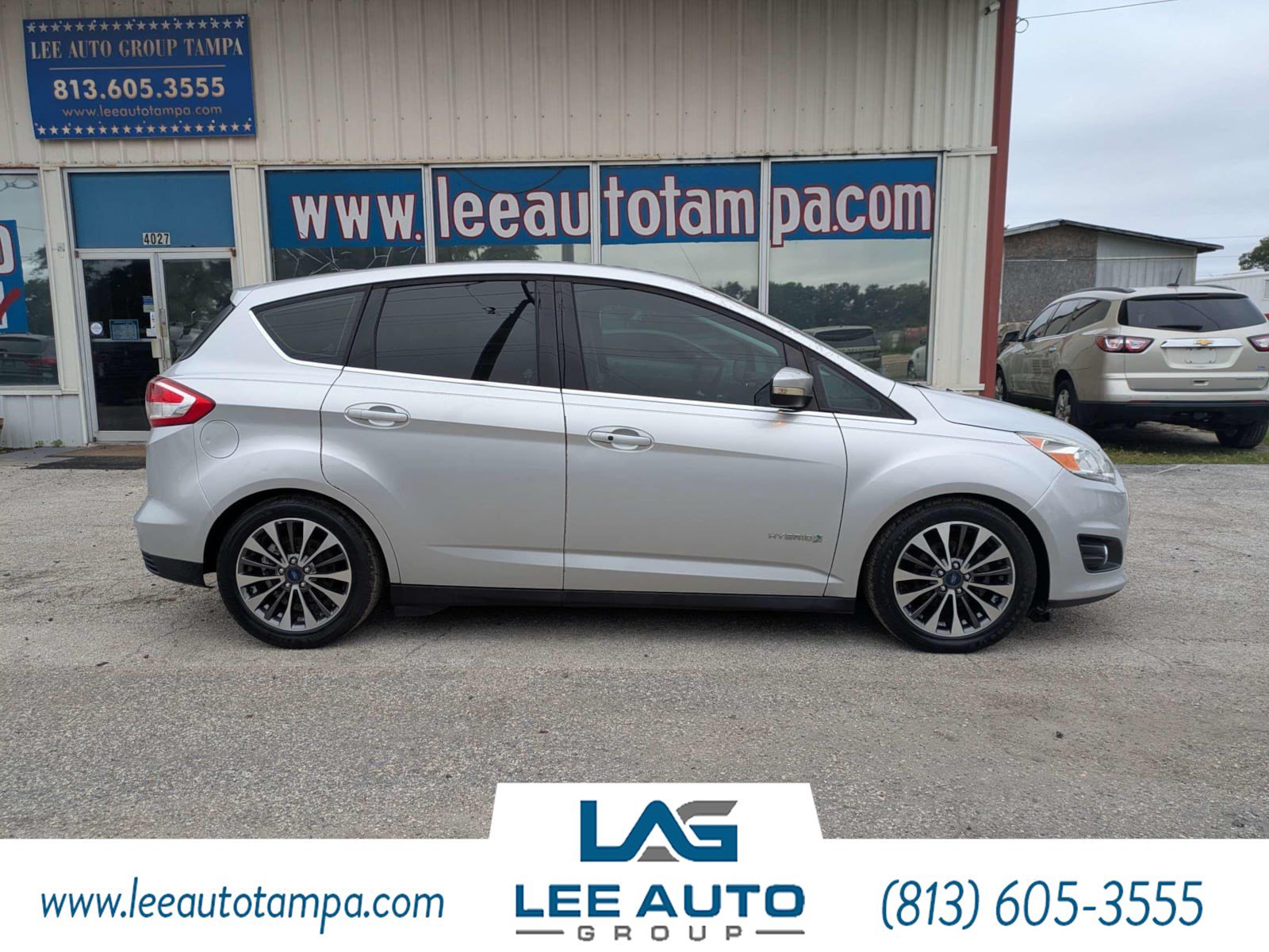 Used 2017 Ford C-MAX Titanium FWD image 2