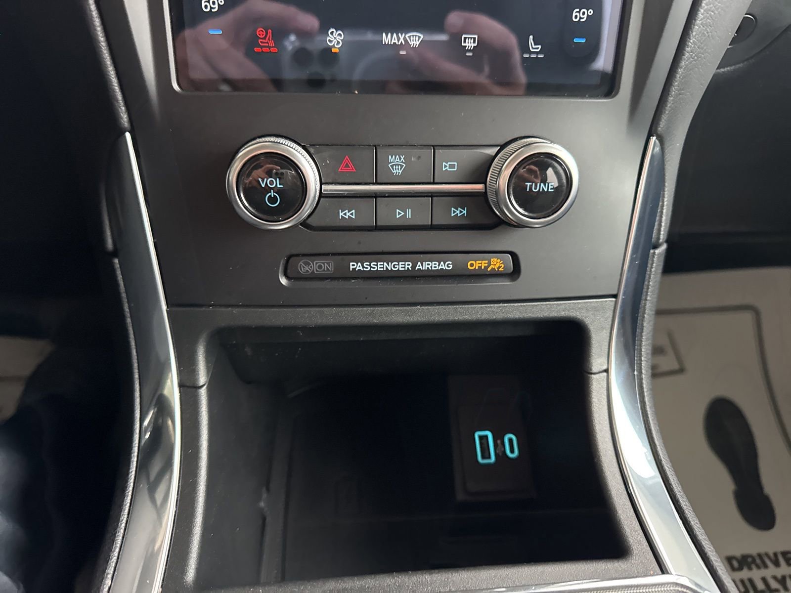 Certified 2024 Ford Edge Titanium image 28