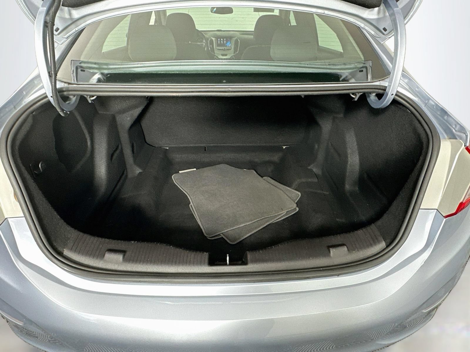 Used 2017 Chevrolet Cruze LS FWD image 23