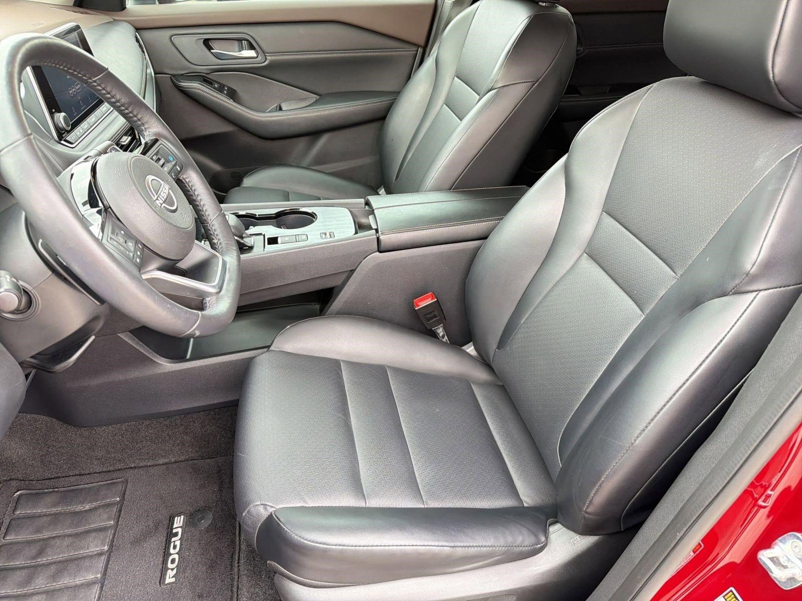 Used 2023 Nissan Rogue SV w/ SV Premium Package FWD image 5
