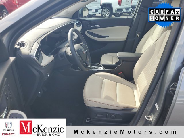 Used 2024 Buick Encore GX Avenir w/ Avenir Convenience Package FWD image 5