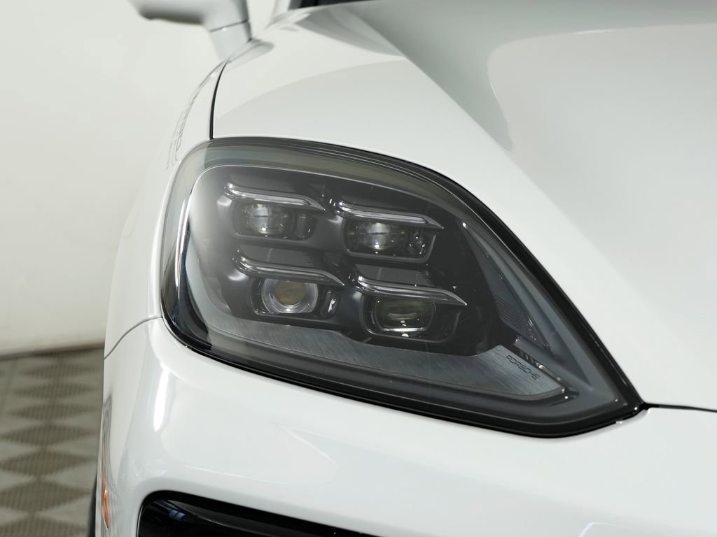 Used 2026 Porsche Cayenne AWD/4WD image 11