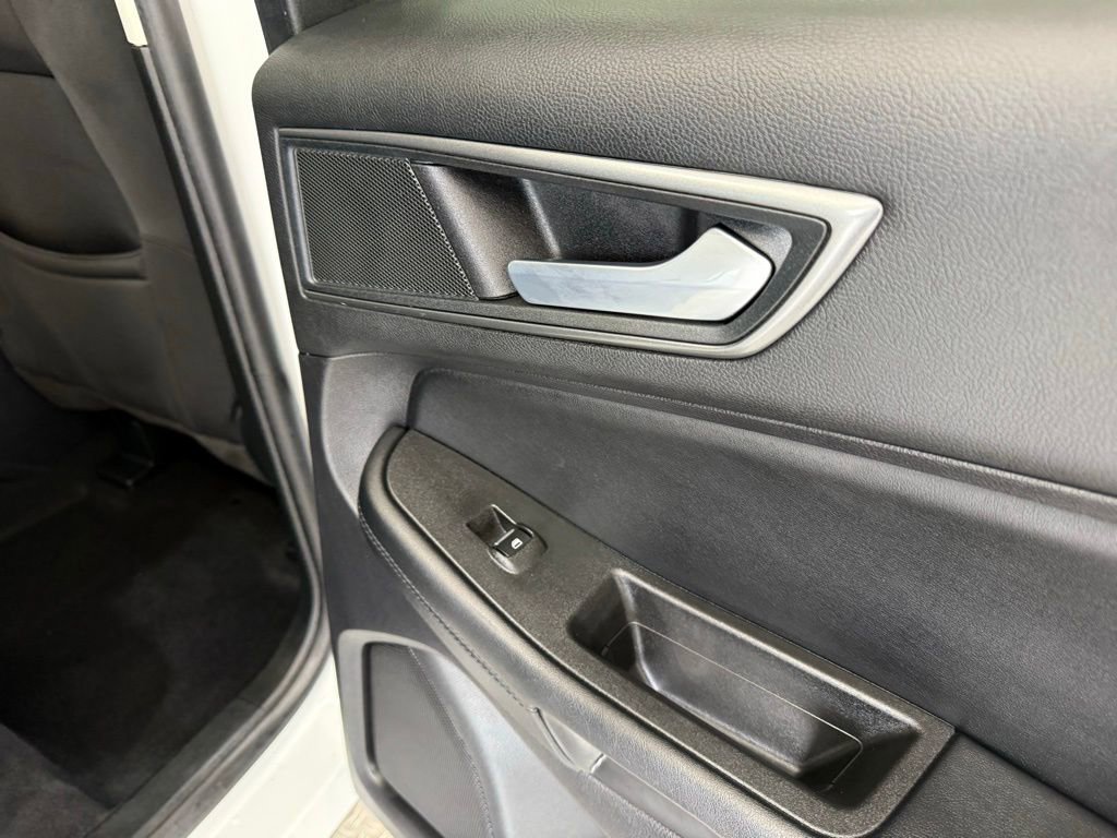 Used 2022 Ford Edge SE w/ Black Appearance Package image 27