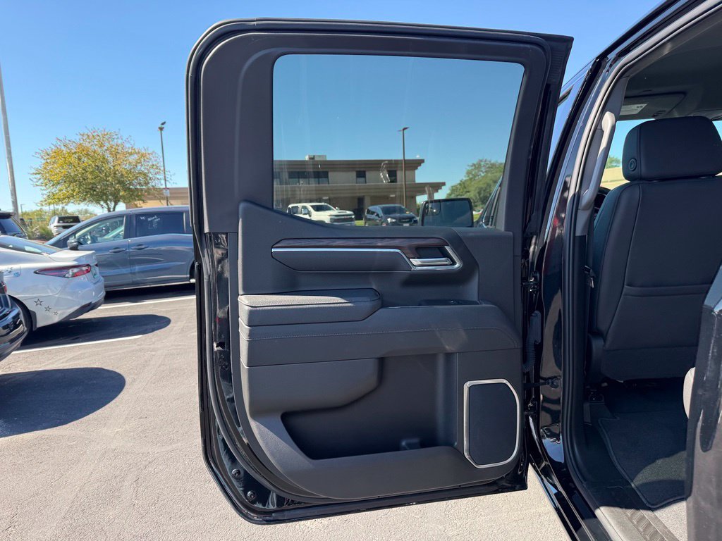 Used 2026 GMC Sierra 1500 SLT AWD/4WD image 8