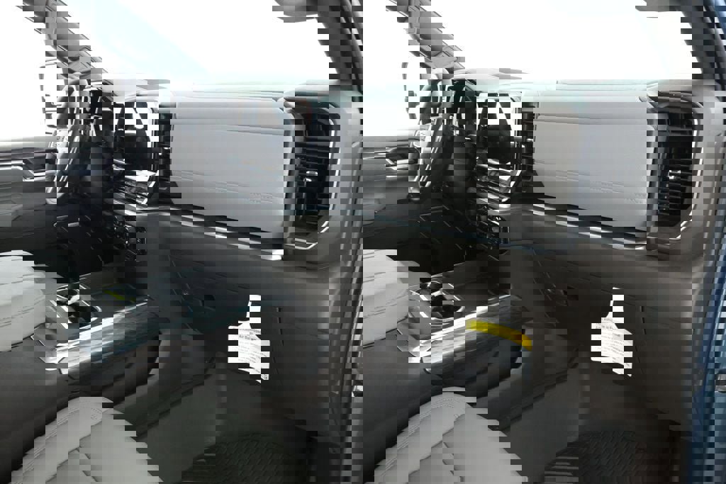 Used 2025 Chevrolet Silverado 3500 LTZ w/ LTZ Premium Package image 24