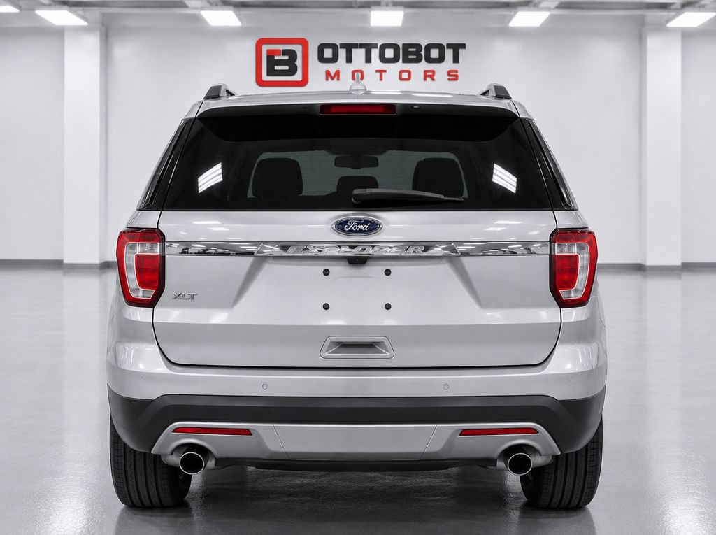 Used 2017 Ford Explorer XLT AWD/4WD image 11