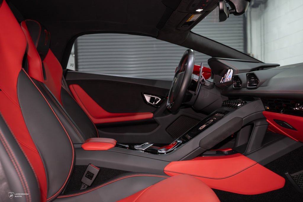 Used 2023 Lamborghini Huracan EVO image 43