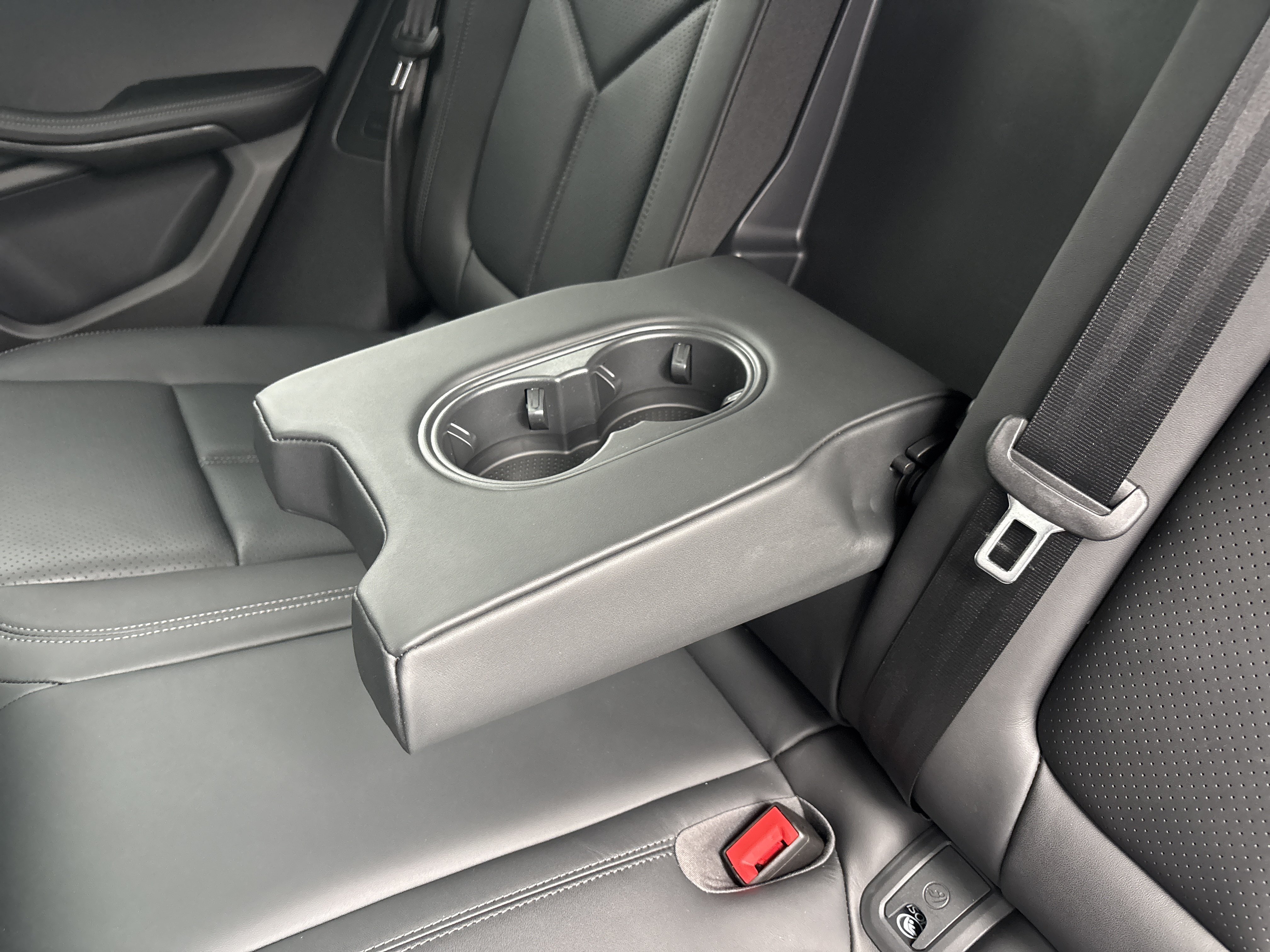 New 2026 Porsche Macan AWD/4WD image 31