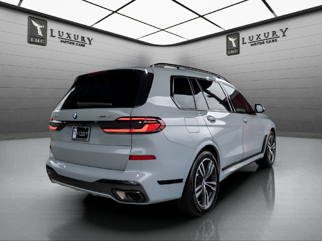 Used 2024 BMW X7 xDrive40i w/ M Sport Package AWD/4WD image 8