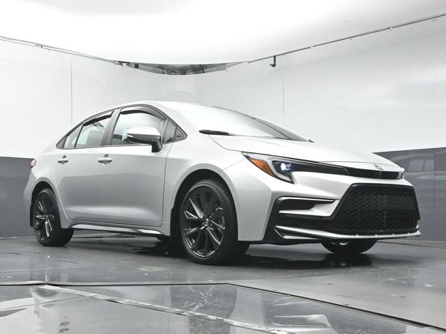 Used 2025 Toyota Corolla XSE FWD image 31