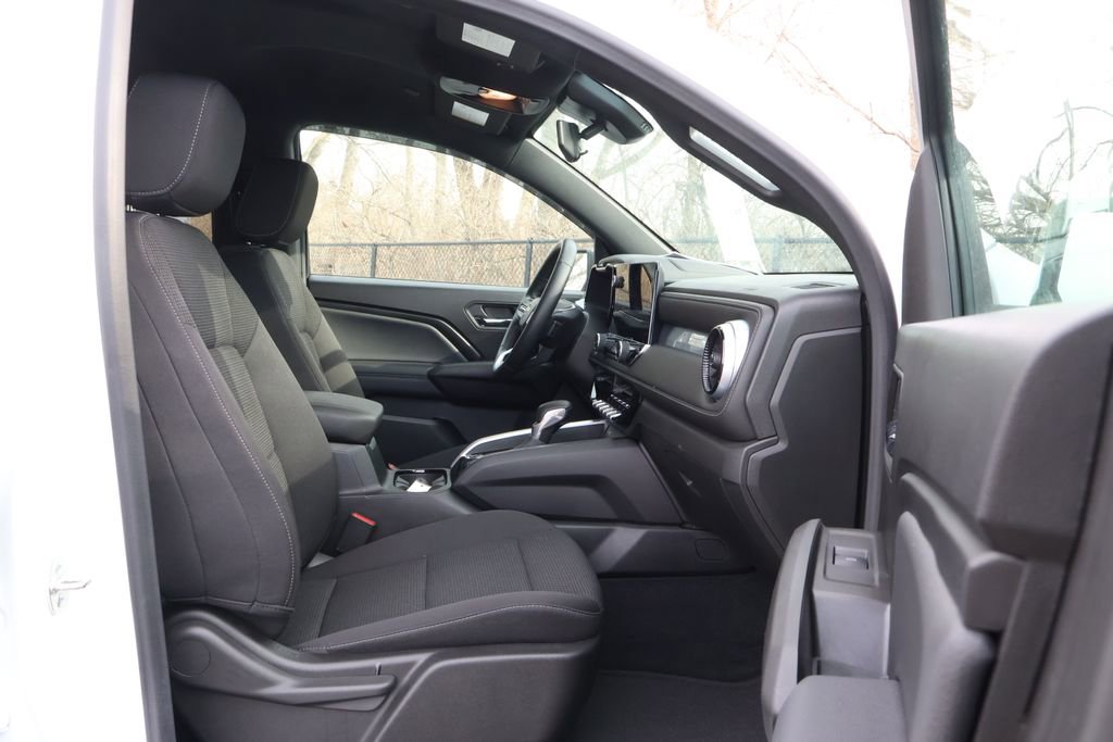 Certified 2024 Chevrolet Colorado LT w/ LT Convenience Package image 40