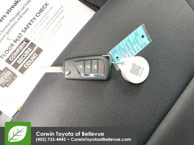 Used 2025 Toyota Corolla LE image 27