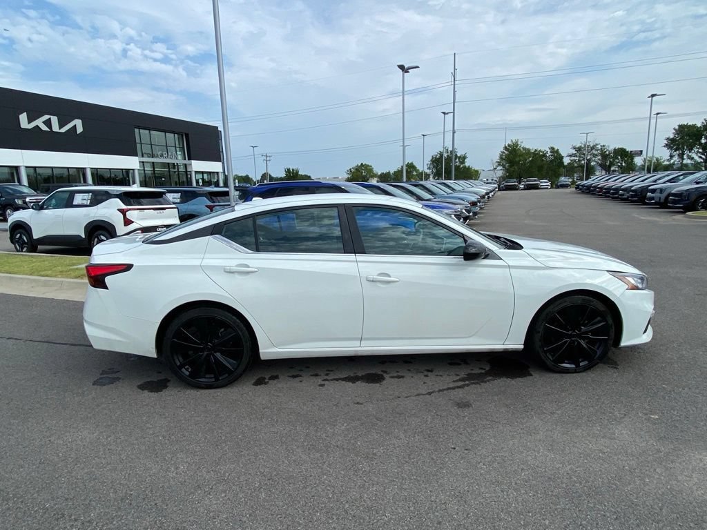 Used 2021 Nissan Altima 2.5 SR FWD image 8