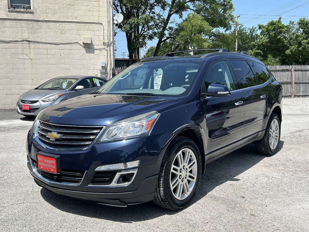 Used 2015 Chevrolet Traverse LT w/ Traveler's Package FWD image 2