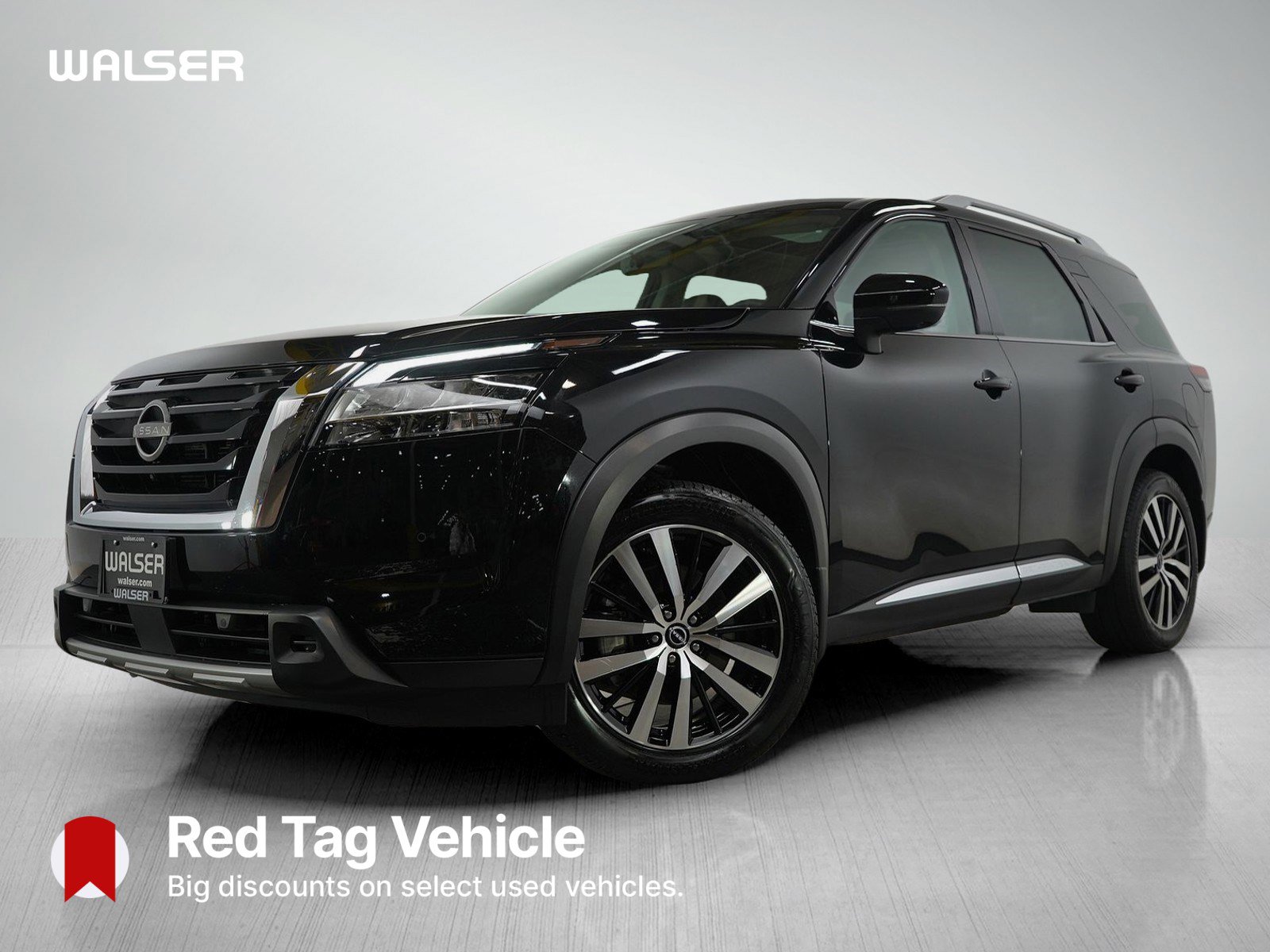 Used 2023 Nissan Pathfinder Platinum image 1