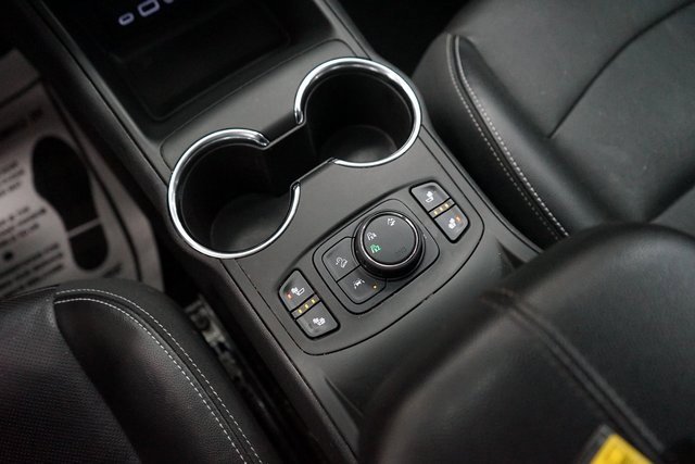 Used 2022 GMC Terrain SLT image 34