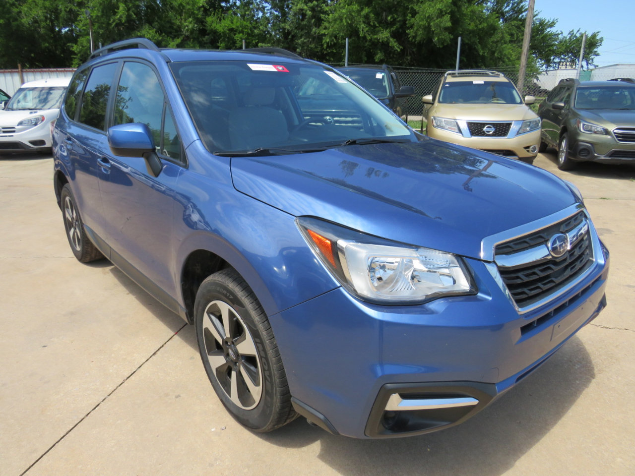 Used 2018 Subaru Forester 2.5i Premium w/ All-Weather Package image 3