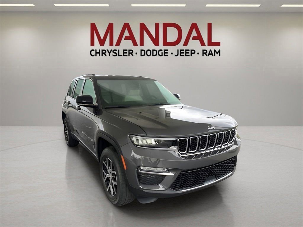 Used 2025 Jeep Grand Cherokee Limited image 4