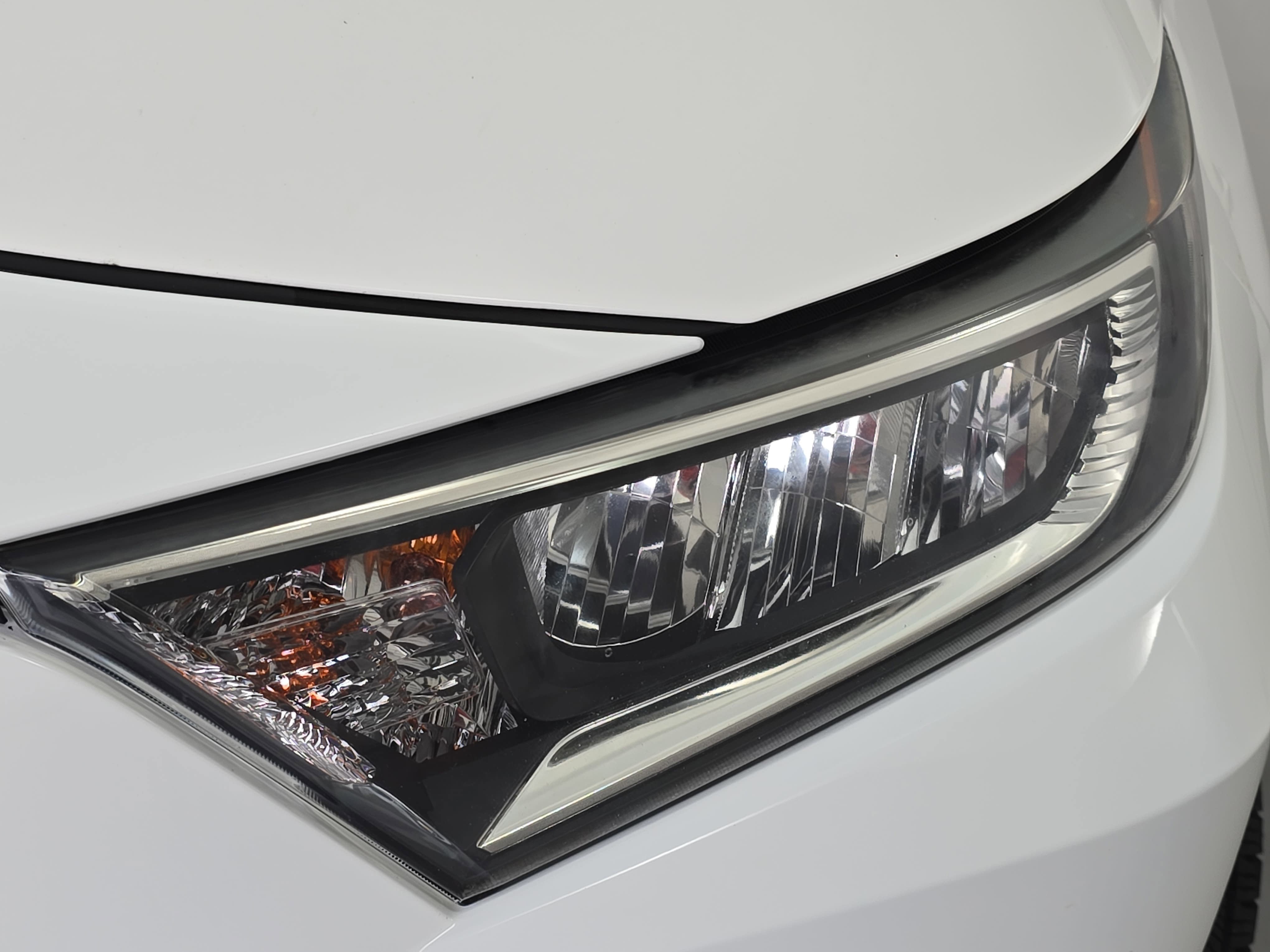 Used 2019 Toyota RAV4 XLE FWD image 31