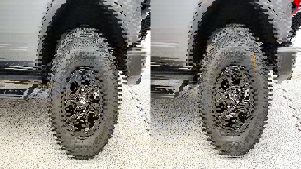 Used 2024 Ford Bronco Wildtrak image 9