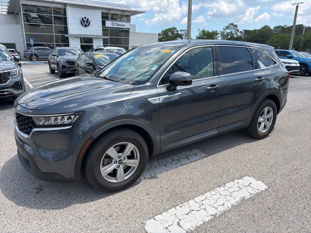 Used 2021 Kia Sorento LX FWD image 1