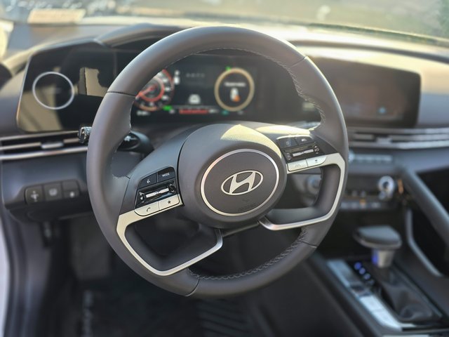 New 2025 Hyundai Elantra Limited image 16