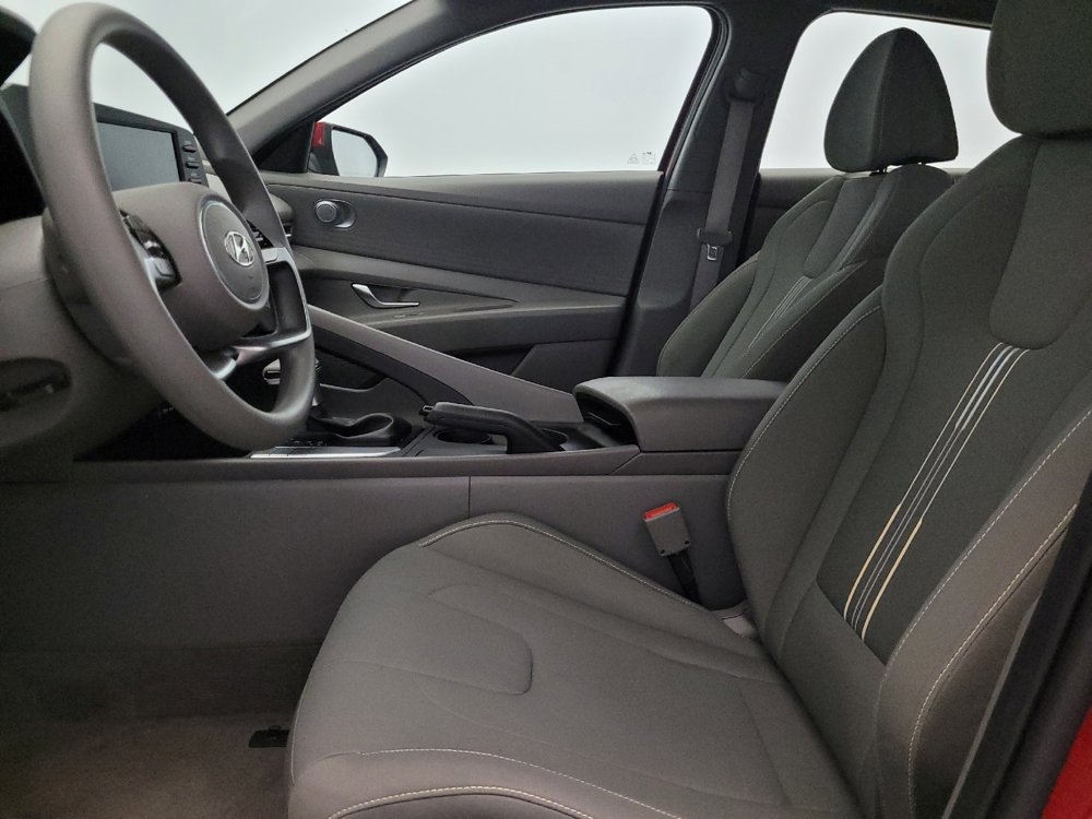 Used 2023 Hyundai Elantra SEL w/ Preferred Accessory Package image 17