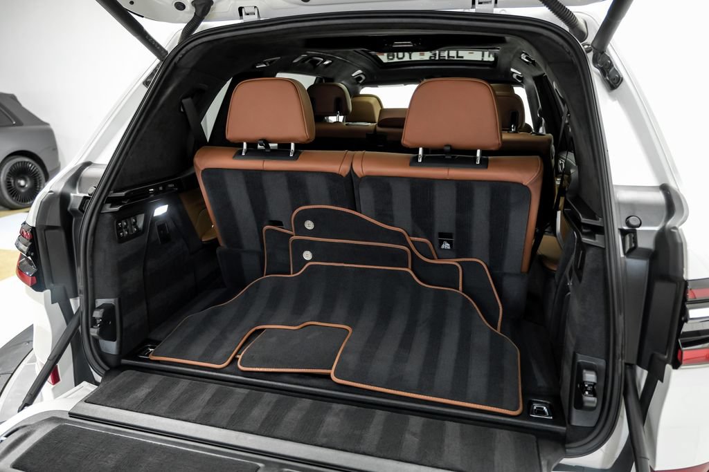 Used 2025 BMW ALPINA XB7 AWD/4WD image 60