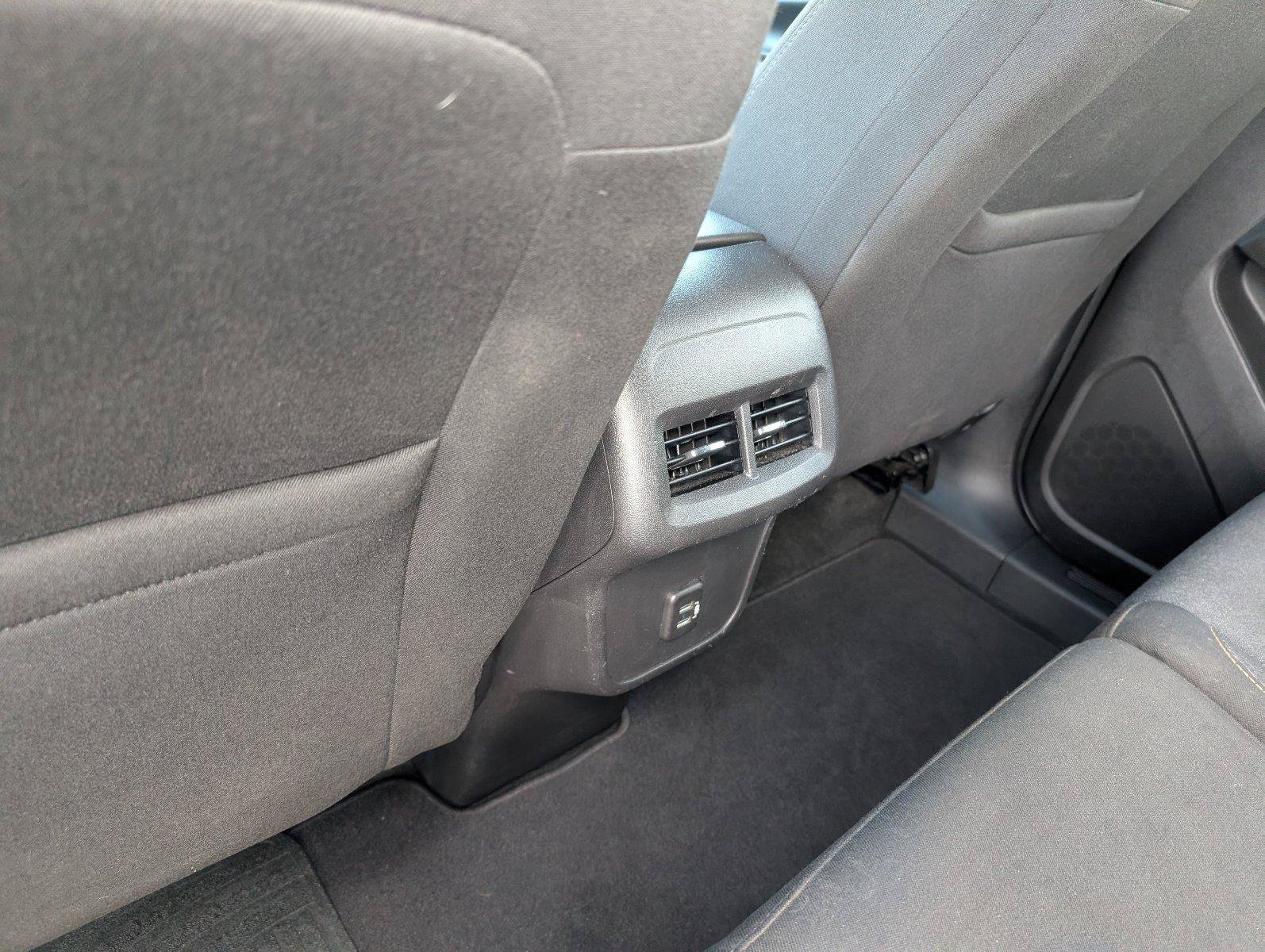 Used 2019 Chevrolet Equinox LT FWD image 32