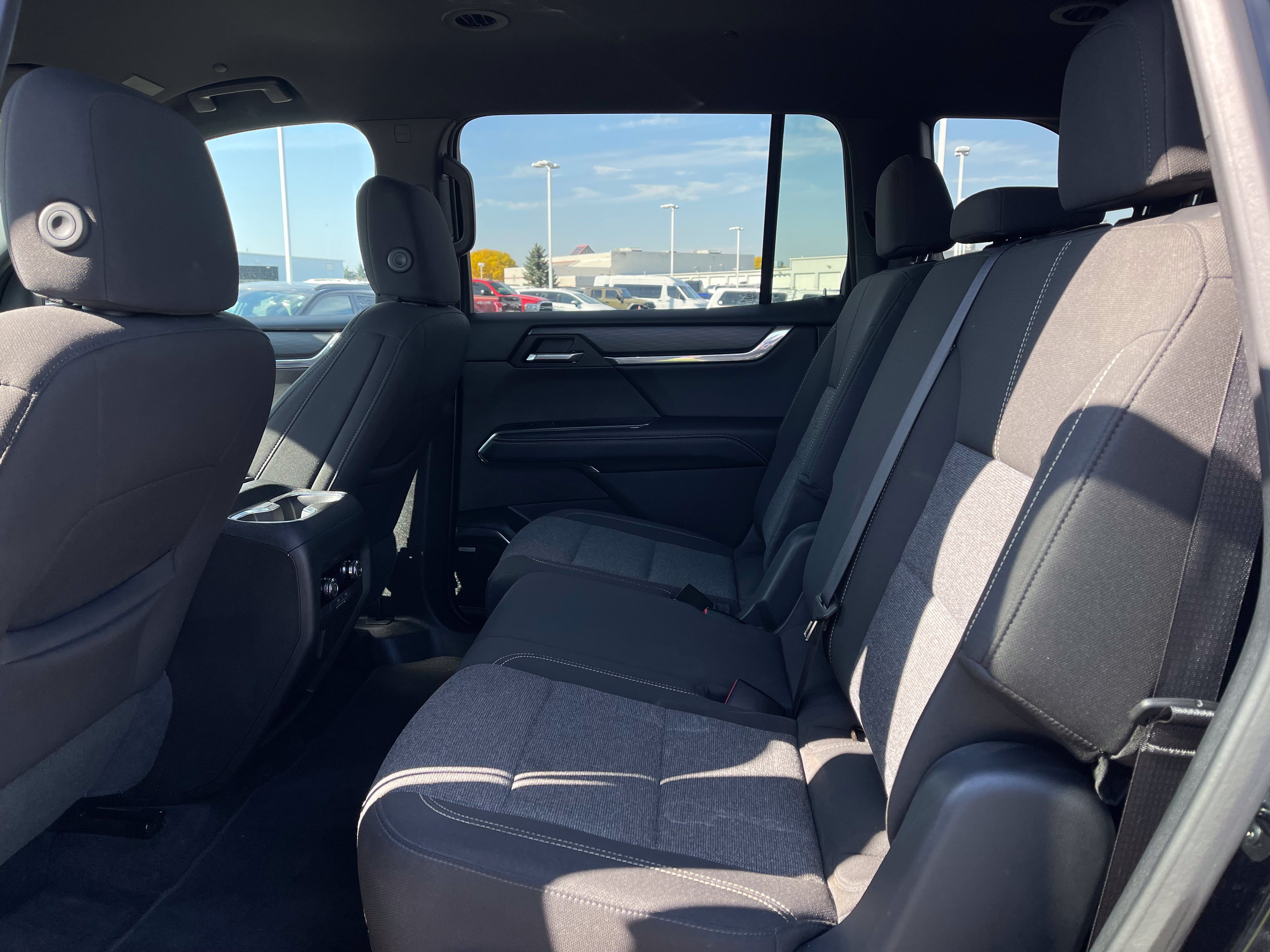 Used 2025 GMC Acadia Elevation FWD image 14