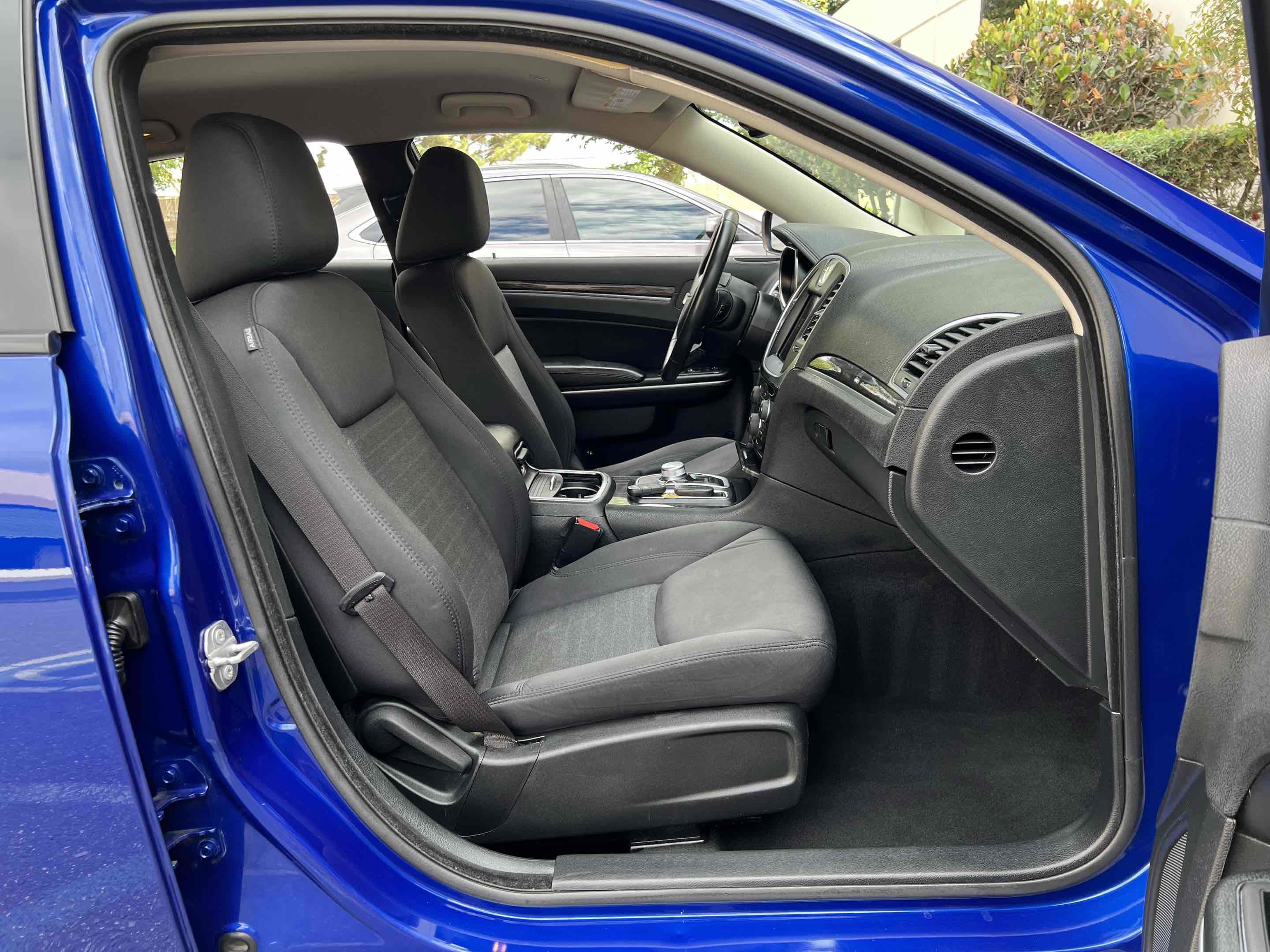 Used 2019 Chrysler 300 Touring w/ Sport Appearance Package image 27