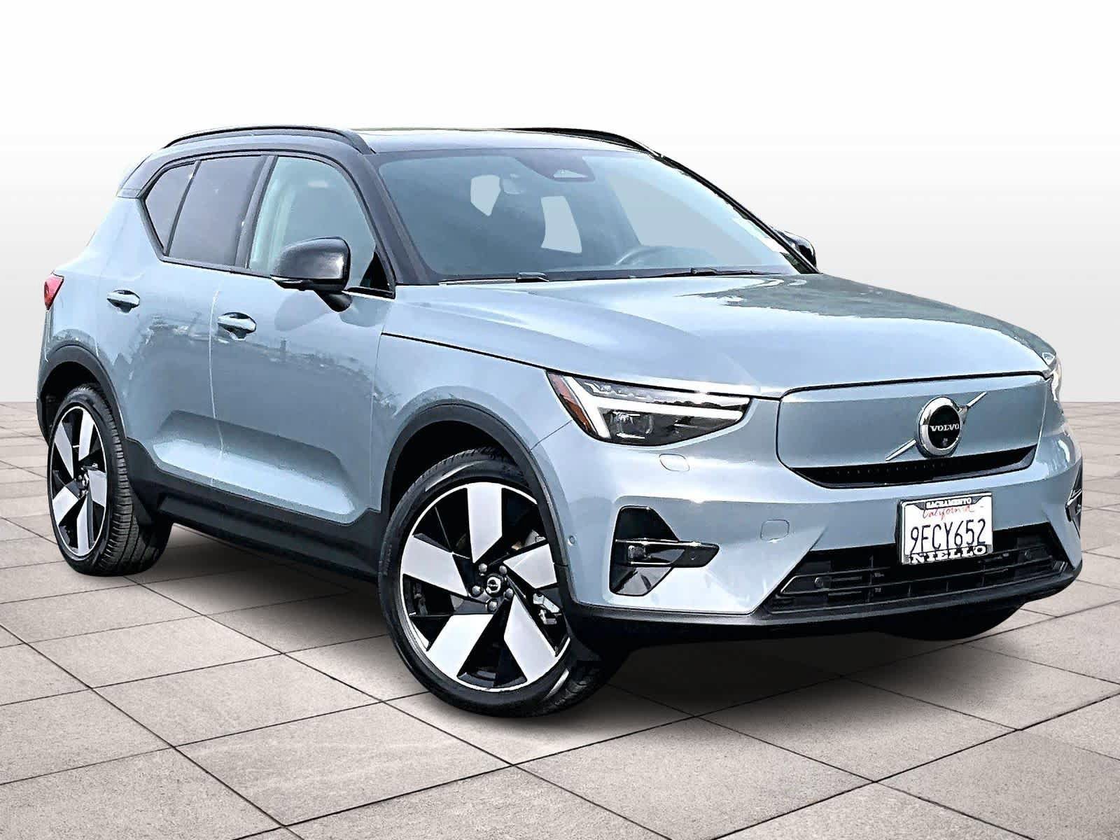 Used 2023 Volvo XC40 Recharge Ultimate AWD/4WD image 2