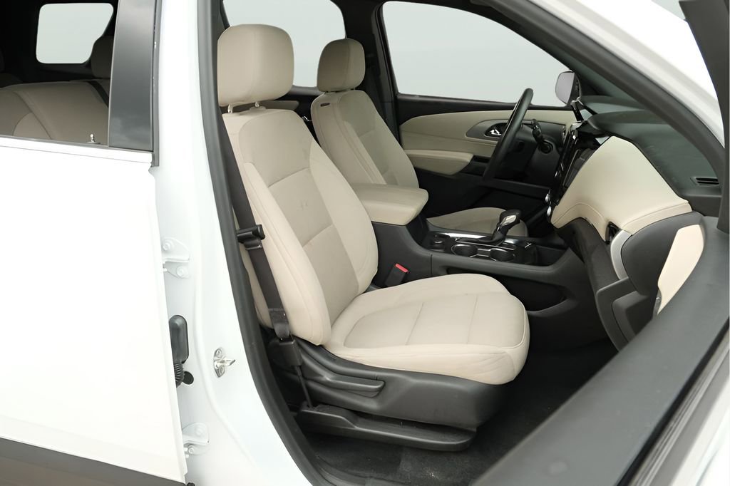 Used 2023 Chevrolet Traverse LS FWD image 28