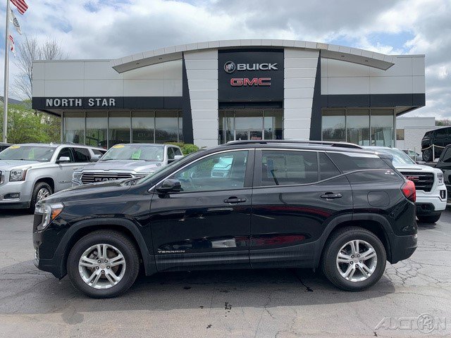 Certified 2022 GMC Terrain SLE w/ Driver Convenience Package AWD/4WD image 1