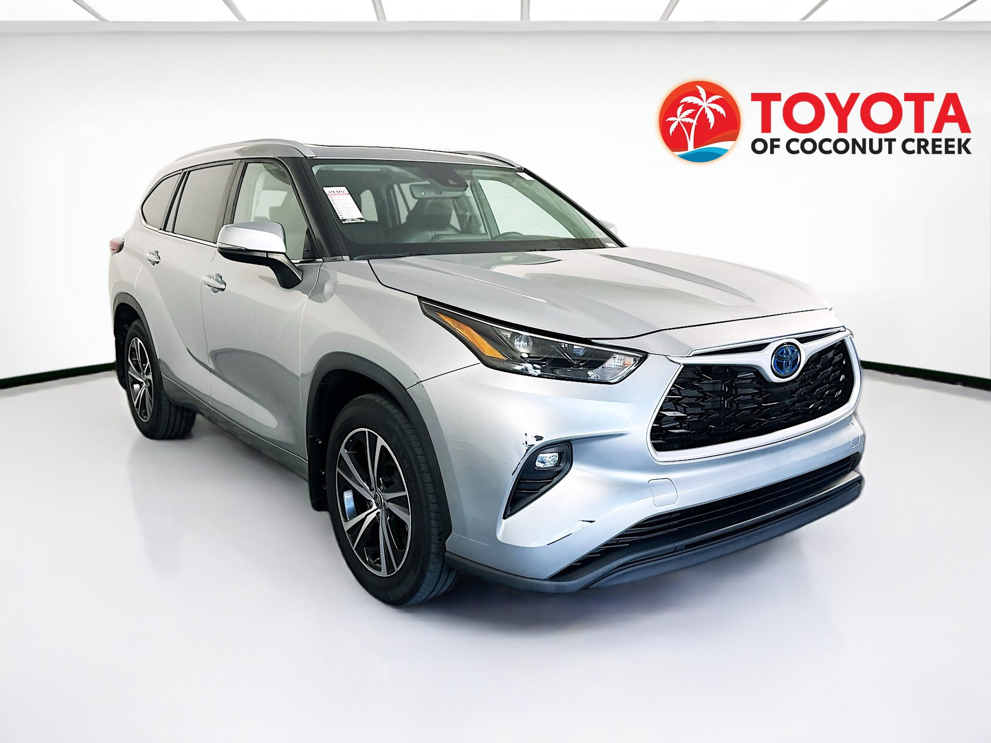 Used 2024 Toyota Highlander XLE