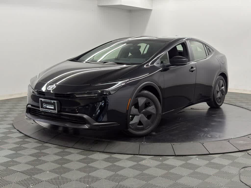 Used 2026 Toyota Prius LE FWD image 3