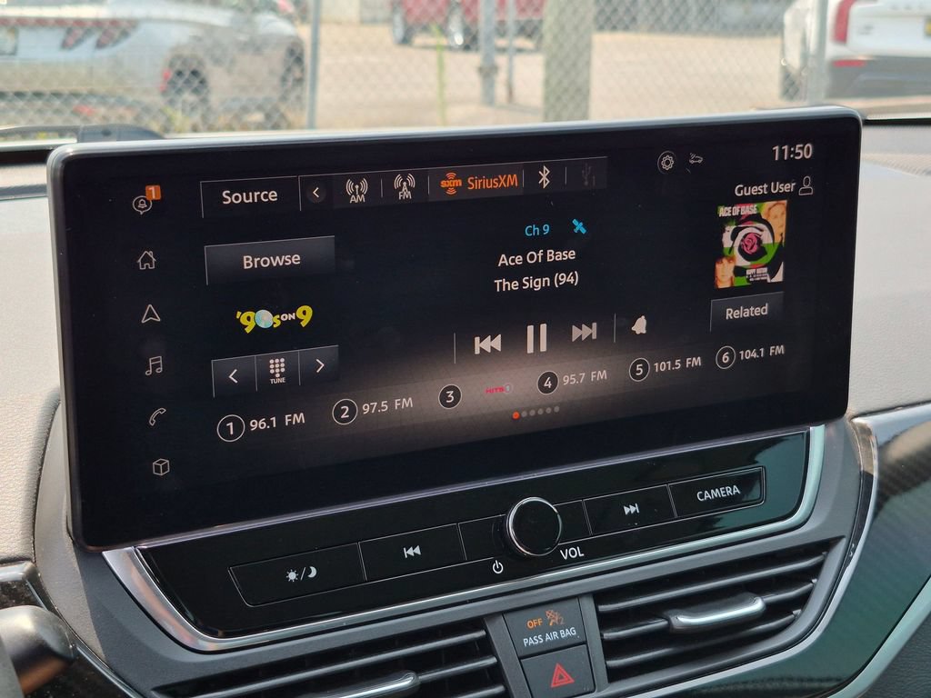 Used 2023 Nissan Altima 2.5 SR w/ SR Premium Package FWD image 24
