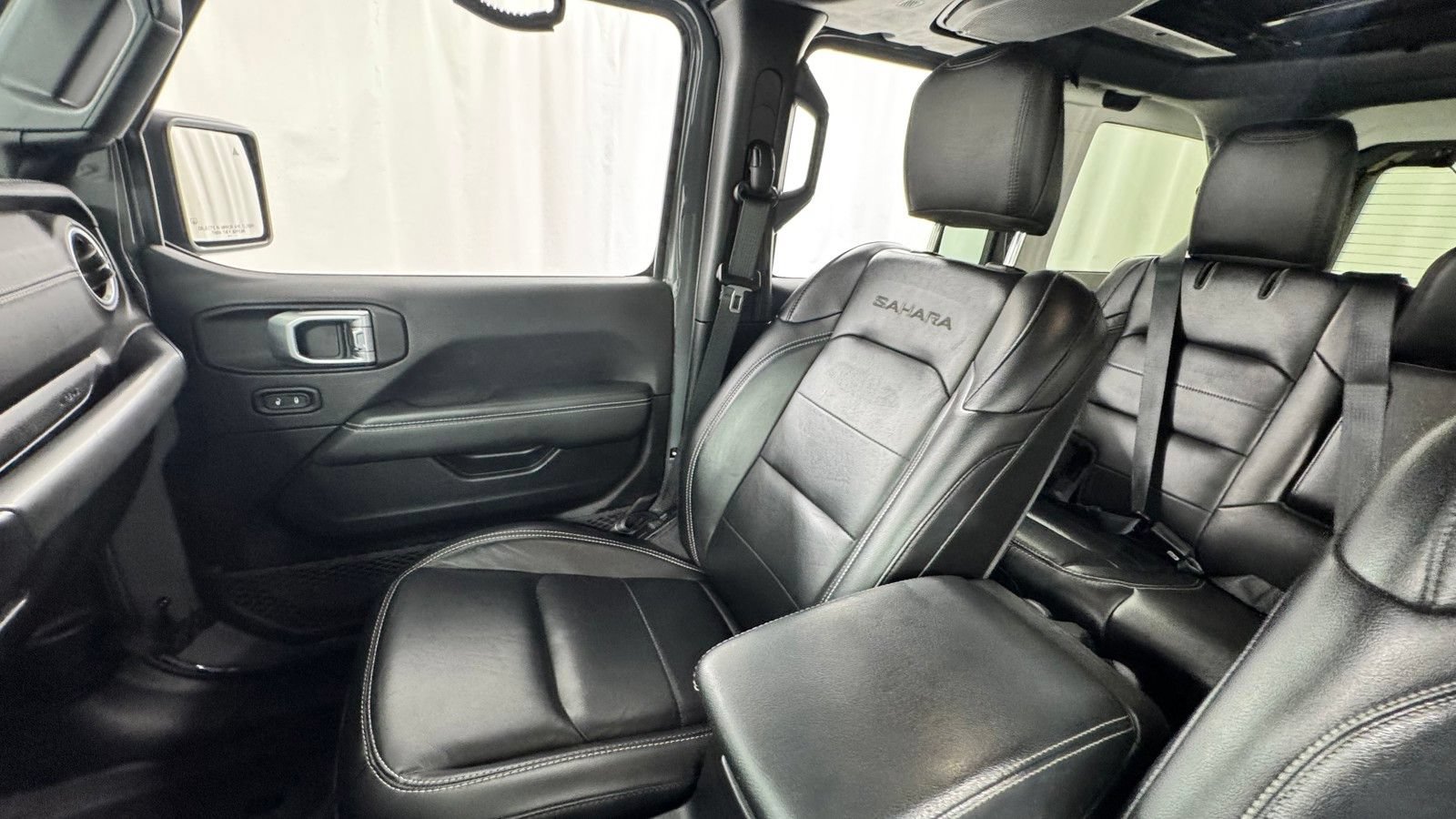 Used 2020 Jeep Wrangler Unlimited Sahara AWD/4WD image 13