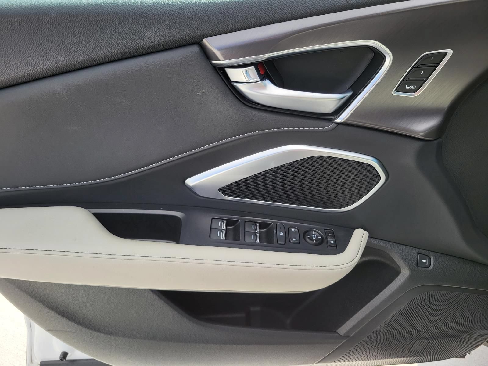 Used 2026 Acura RDX SH-AWD image 16