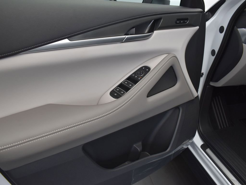 Used 2026 INFINITI QX60 Pure w/ Cargo Package image 11