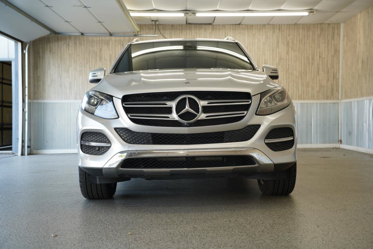 Used 2019 Mercedes-Benz GLE 400 4MATIC image 2