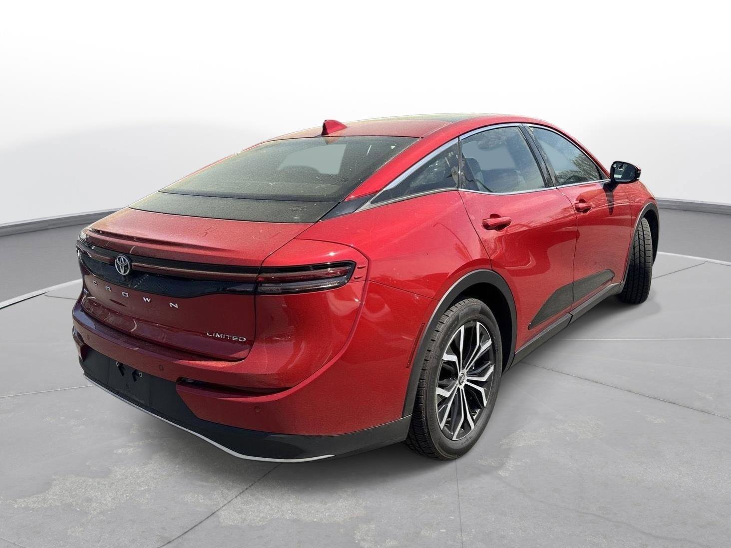 Certified 2023 Toyota Crown Limited image 6