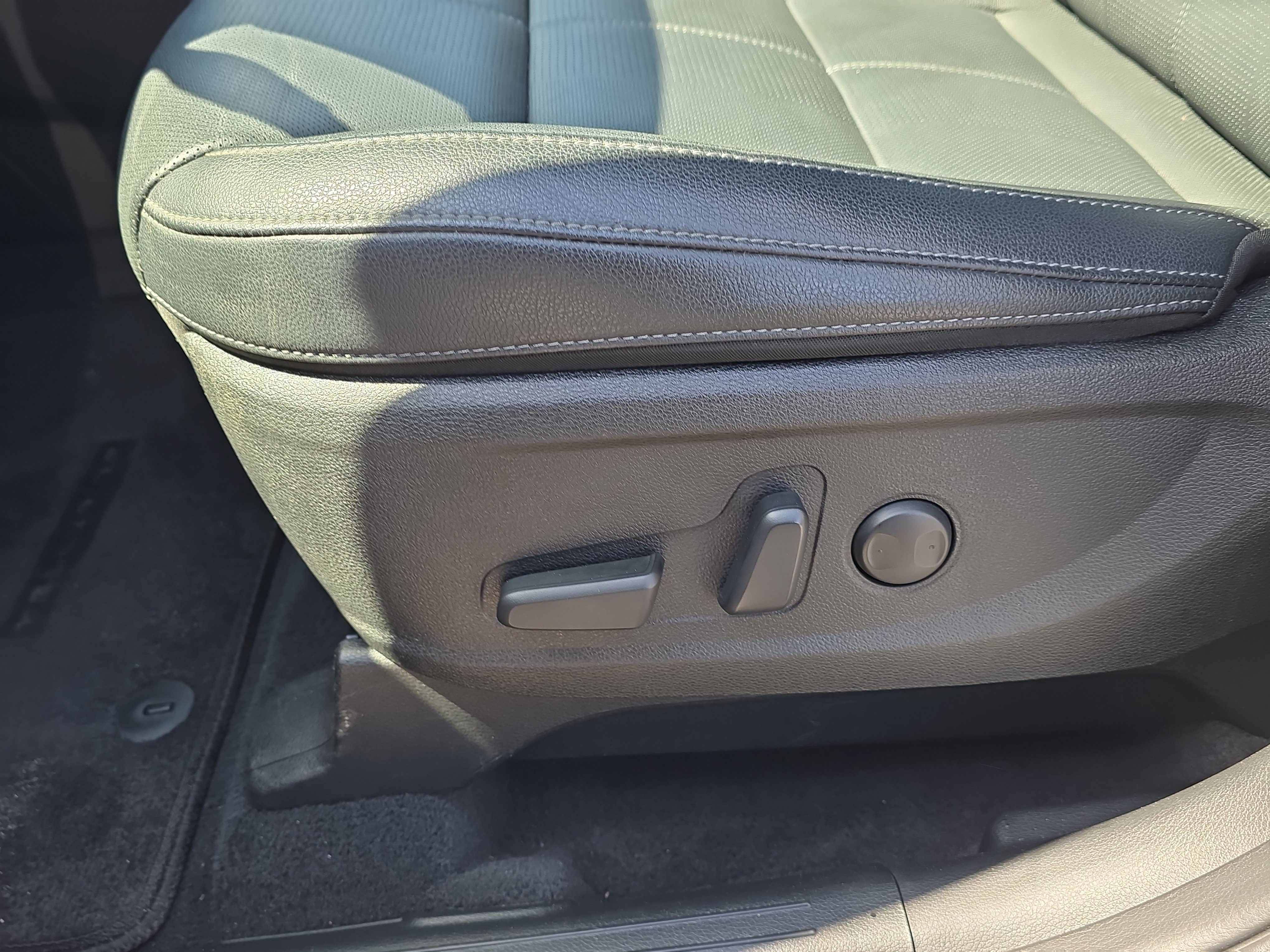 Certified 2023 Kia Telluride EX w/ EX Captain's Chair Package image 22